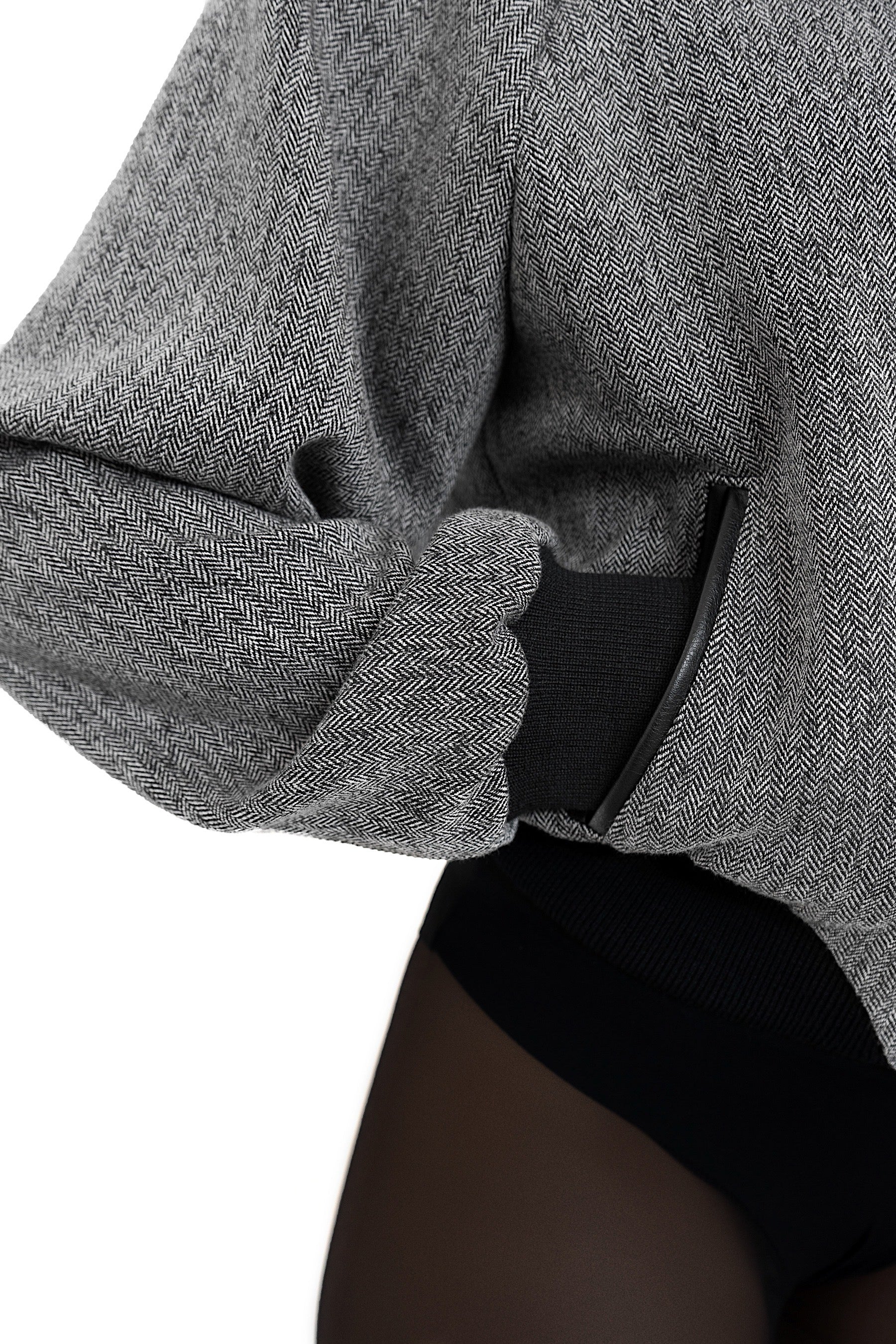 GREY BOMBER JACKET 01